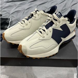 Brand new New Balance 327. Men’s Size 10.